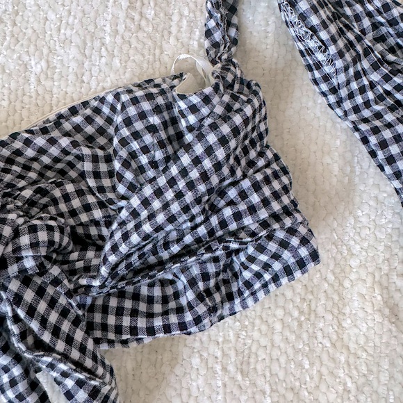 HONEY PUNCH | gingham crop top. - Picture 4 of 6